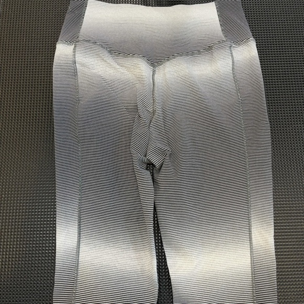 Nike Legging Size Small - Picture 6 of 13